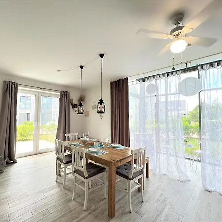 Haus Undine, Deichhoern 6a * Dangast